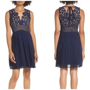 Heartloom Women's Ronni Fit & Flare V-Neck‎ Blue Lace Dress Size Medium